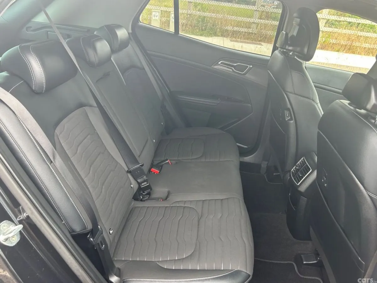 Kia Sportage SUV, Diesel Hybrid, 2023, Black