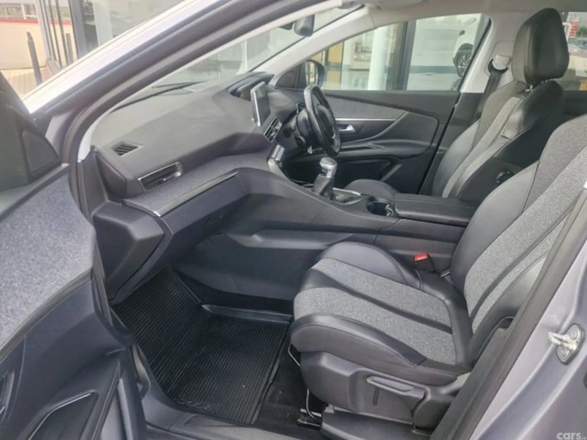 Peugeot 3008 MPV, Diesel, 2019, Grey