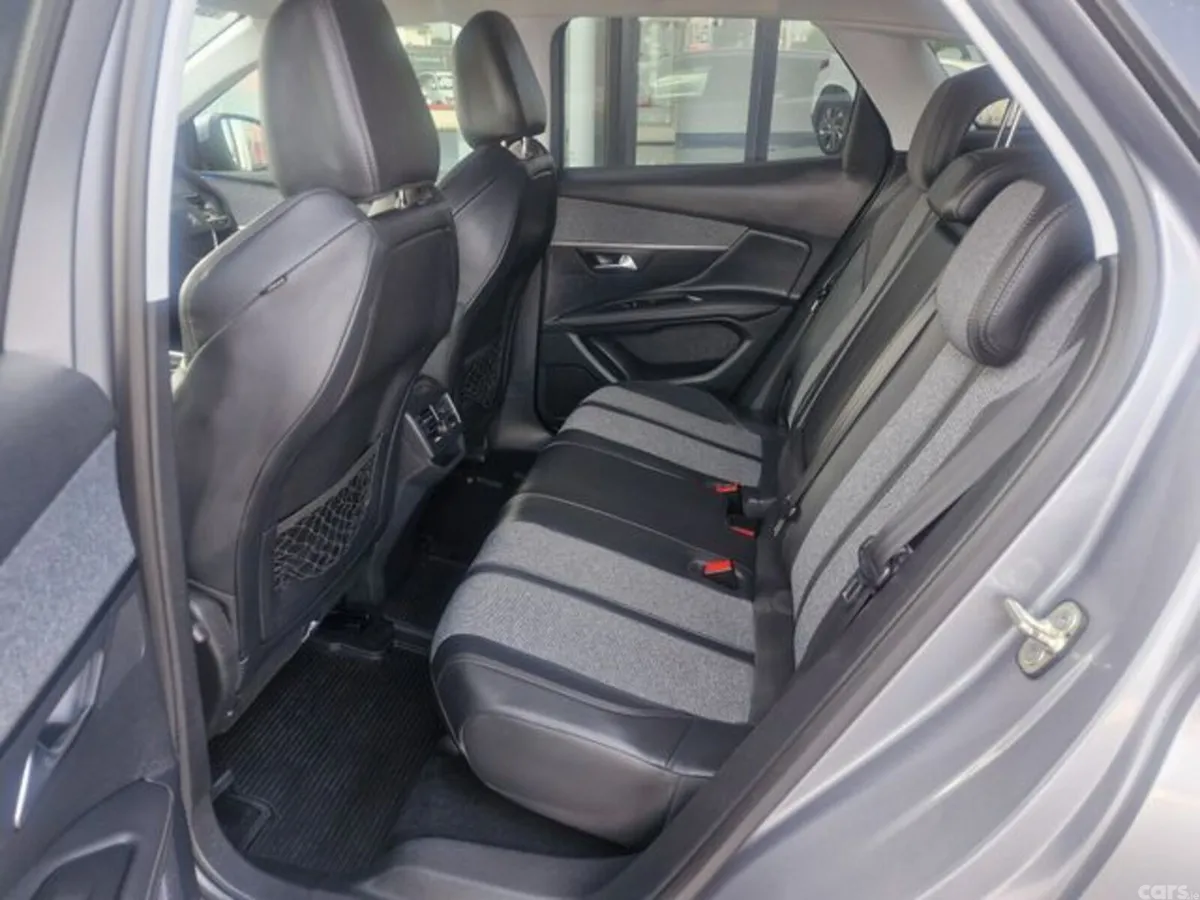 Peugeot 3008 MPV, Diesel, 2019, Grey