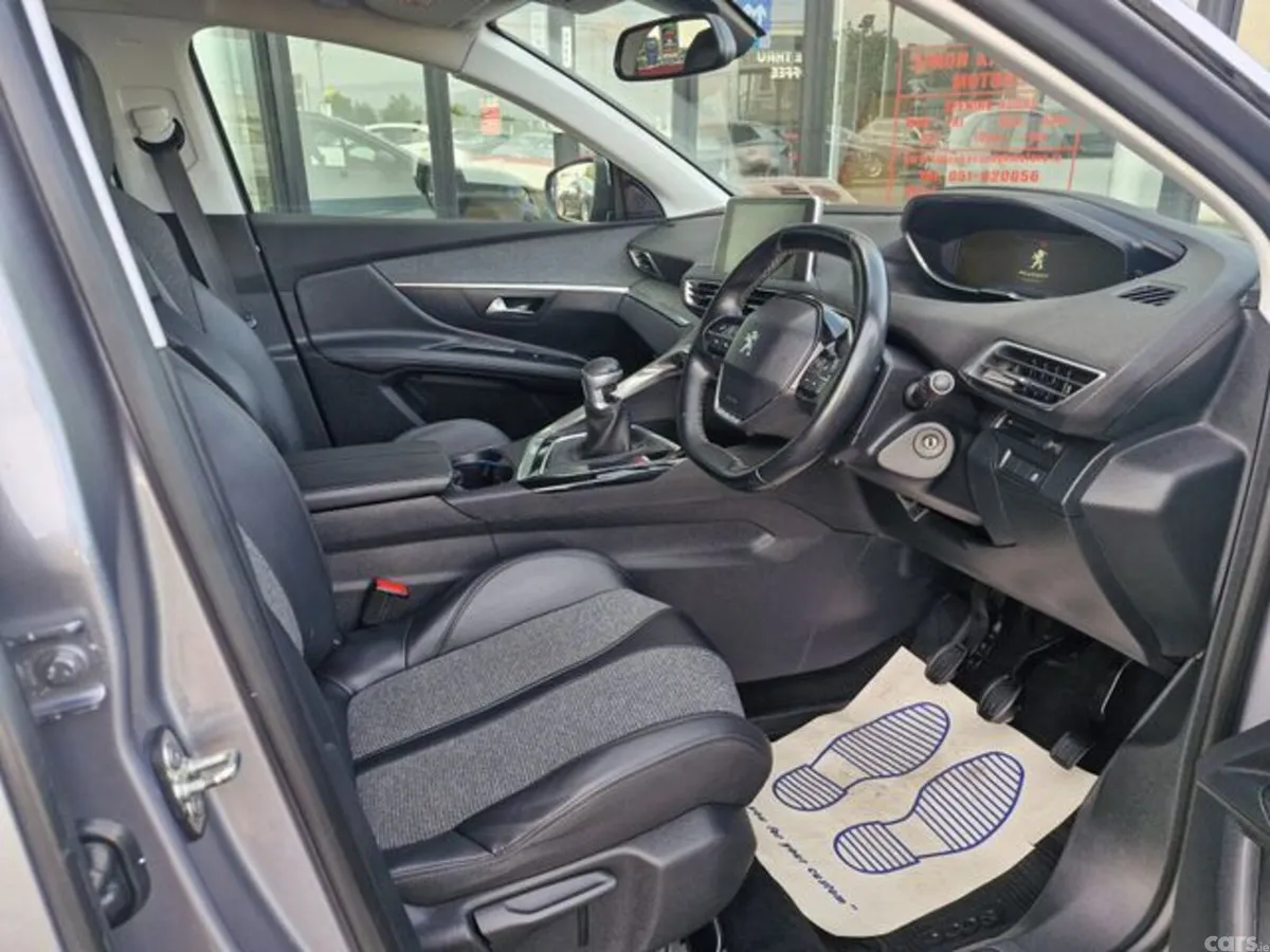 Peugeot 3008 MPV, Diesel, 2019, Grey