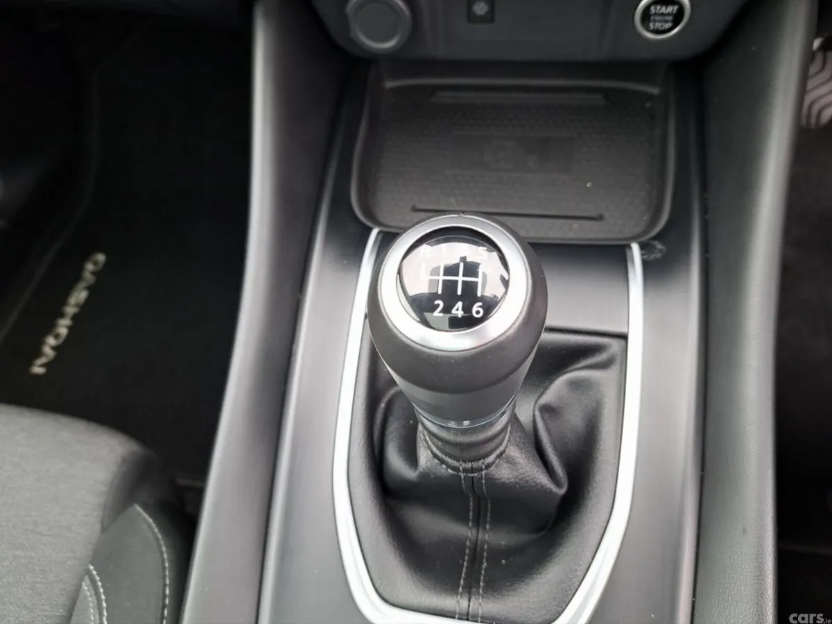Nissan Qashqai SUV, Petrol, 2024, Grey