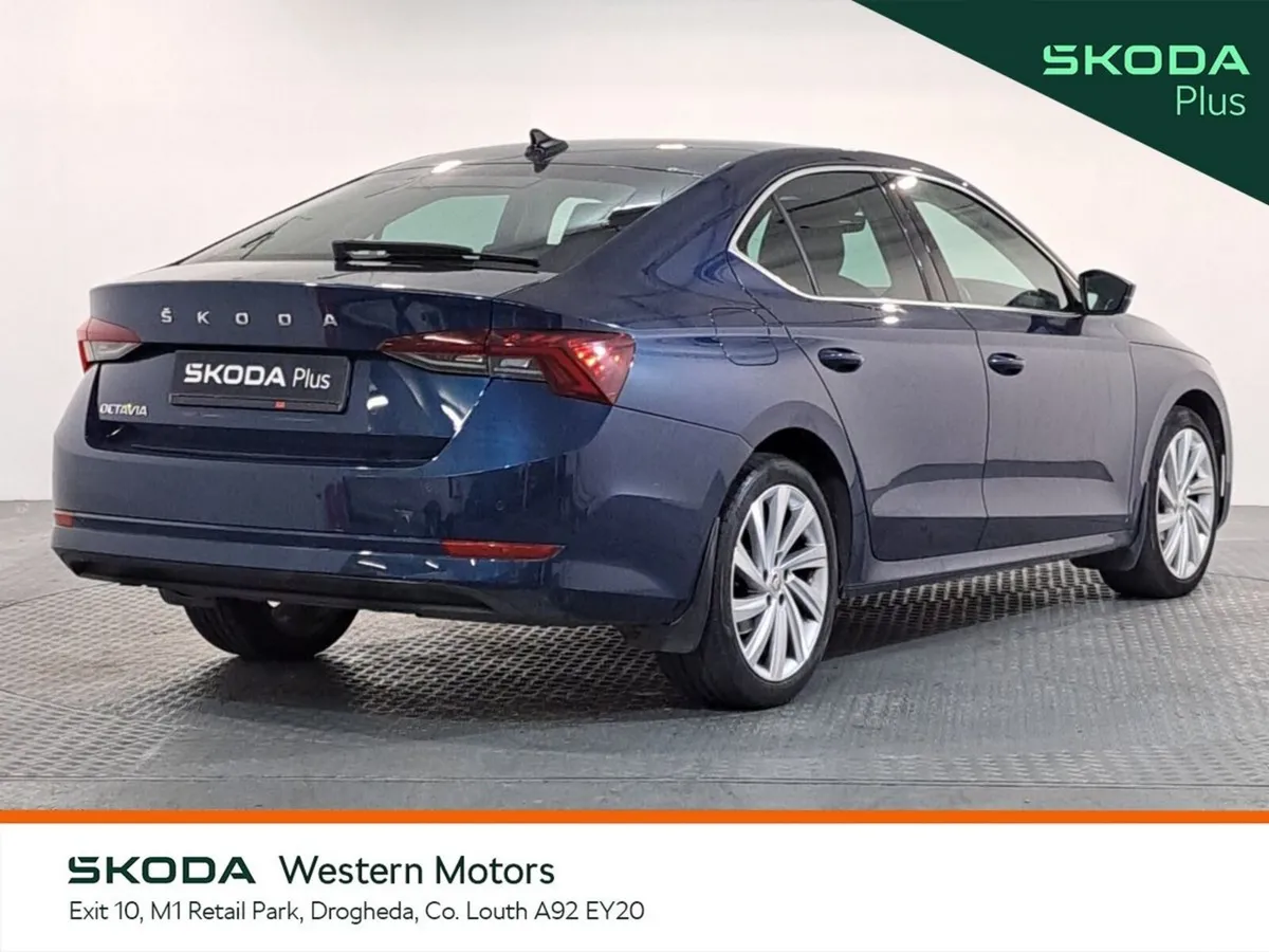 Skoda Octavia Saloon, Diesel, 2023, Blue