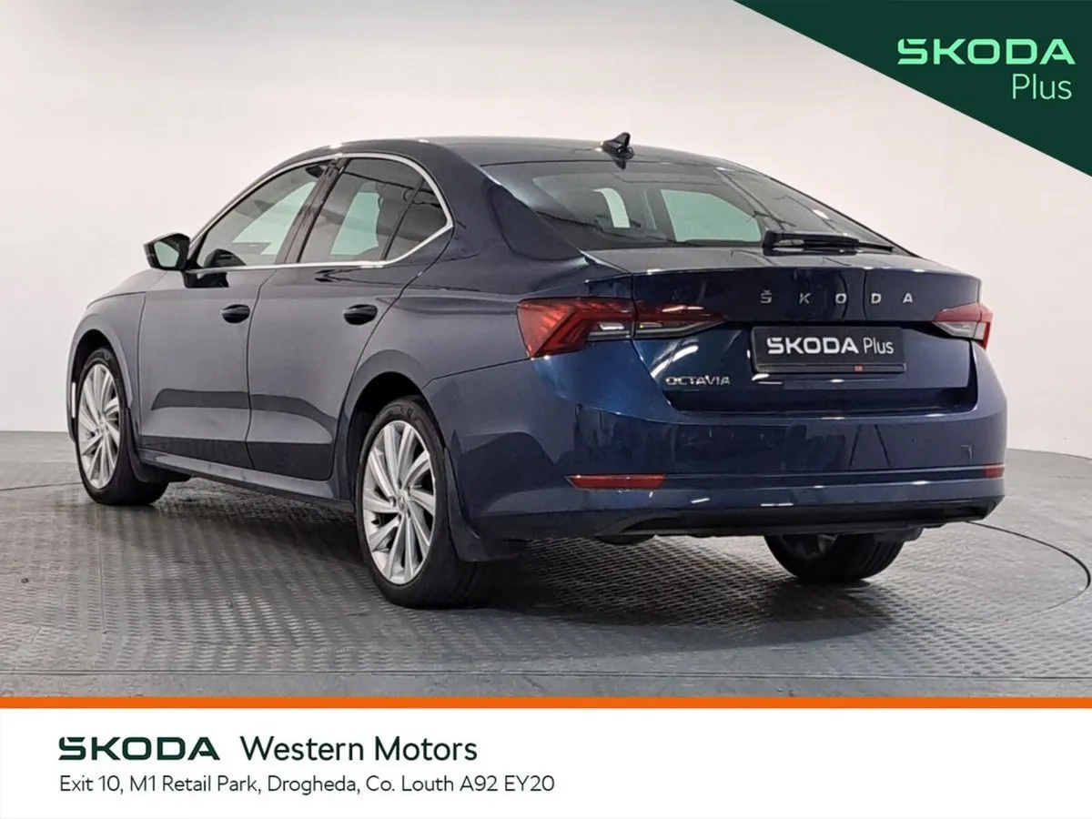 Skoda Octavia Saloon, Diesel, 2023, Blue
