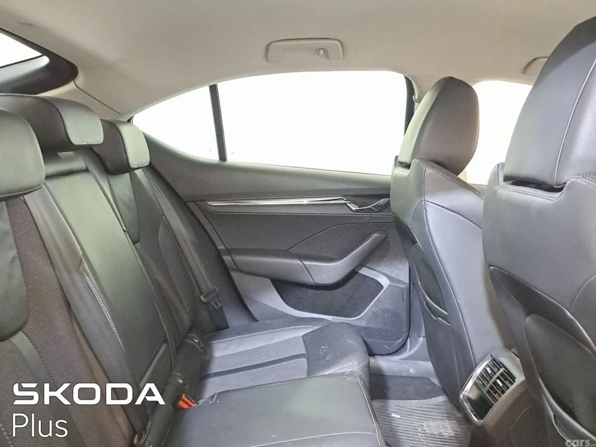 Skoda Octavia Saloon, Diesel, 2023, Blue