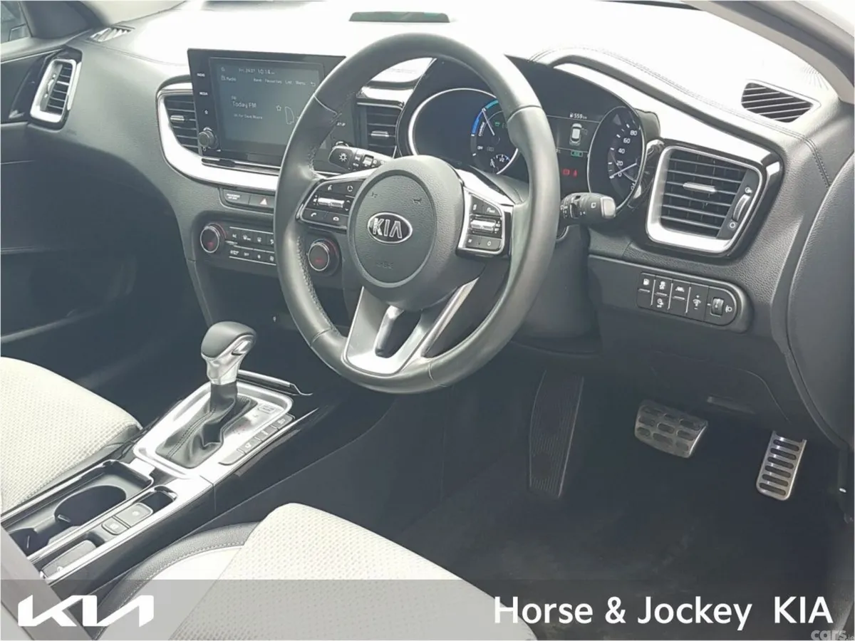 Kia XCeed Hatchback, Petrol Plug-in Hybrid, 2020, White