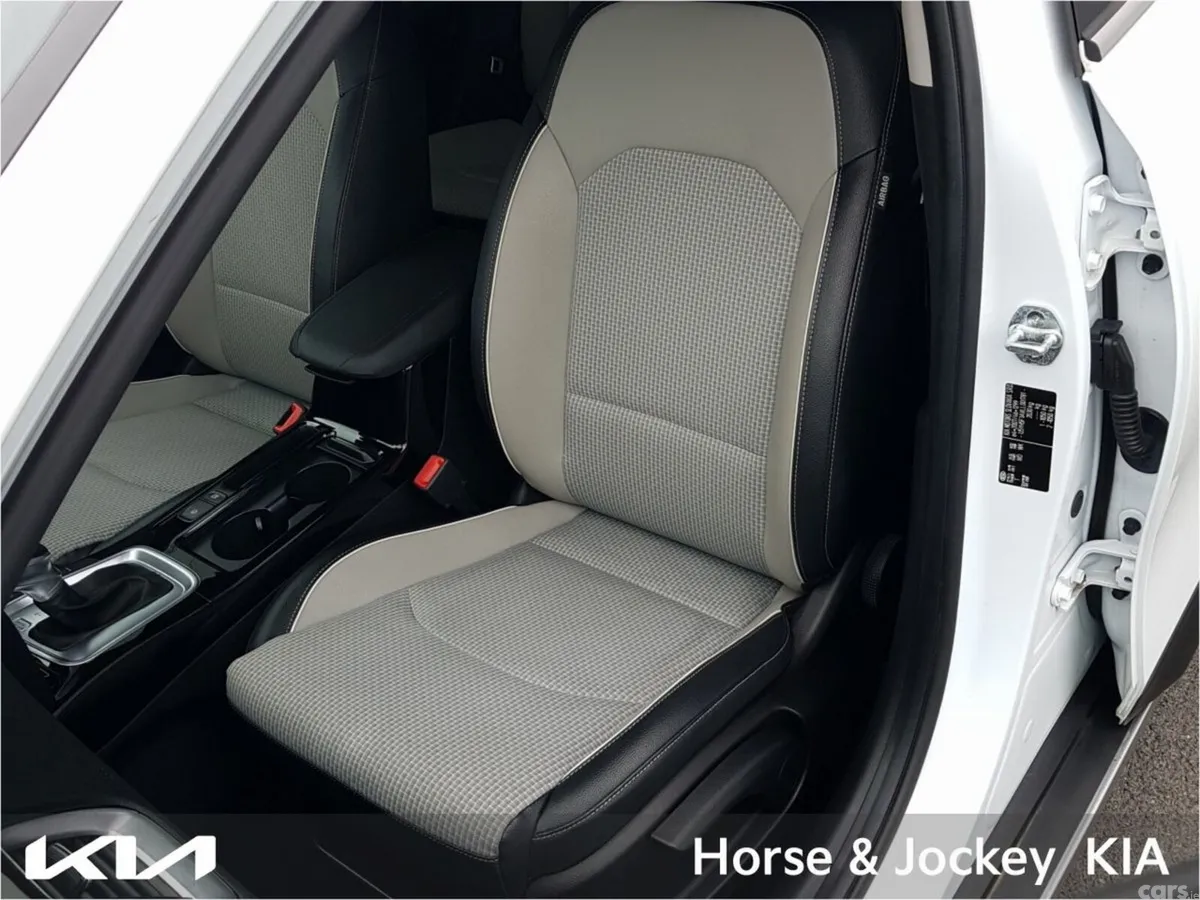 Kia XCeed Hatchback, Petrol Plug-in Hybrid, 2020, White