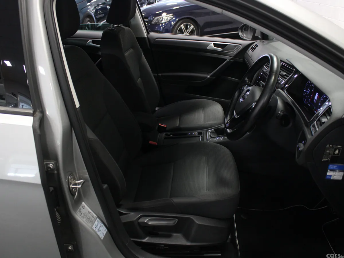 Volkswagen Golf Hatchback, Petrol, 2019, Silver