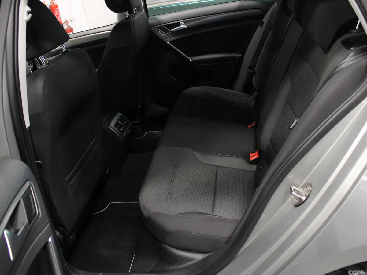 Volkswagen Golf Hatchback, Petrol, 2019, Silver