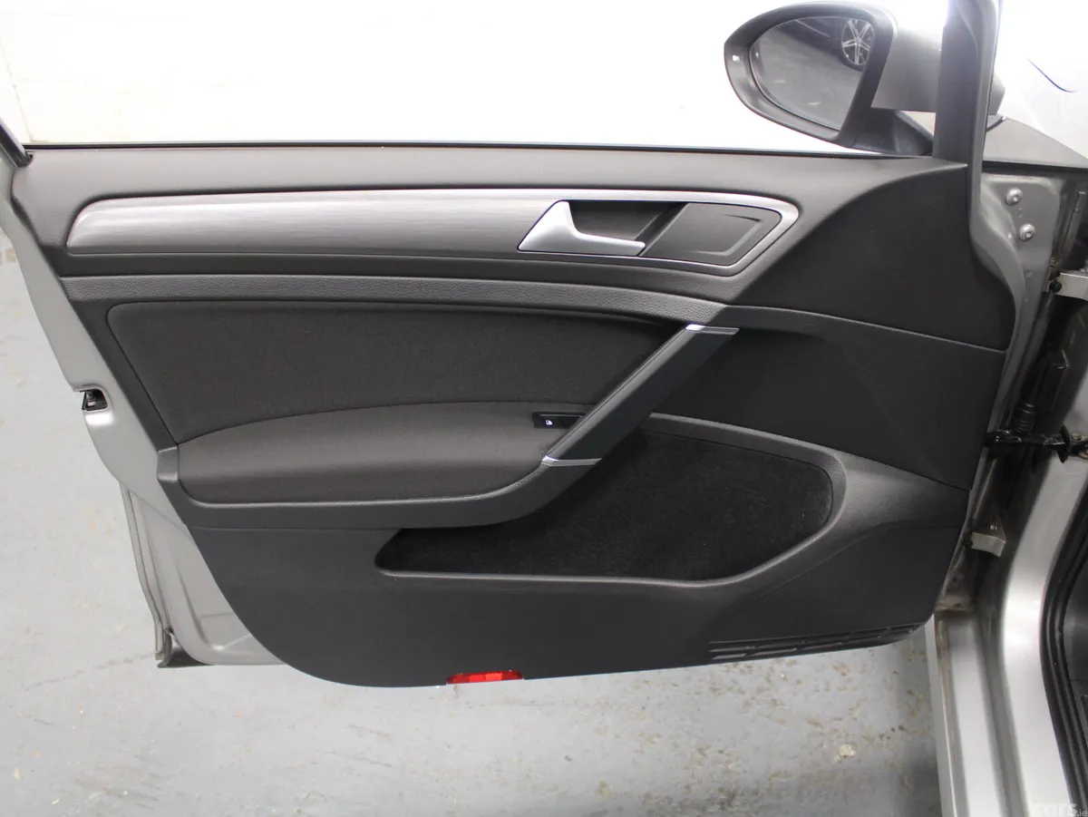 Volkswagen Golf Hatchback, Petrol, 2019, Silver