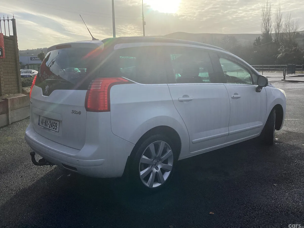 Peugeot 5008 MPV, Diesel, 2014, White