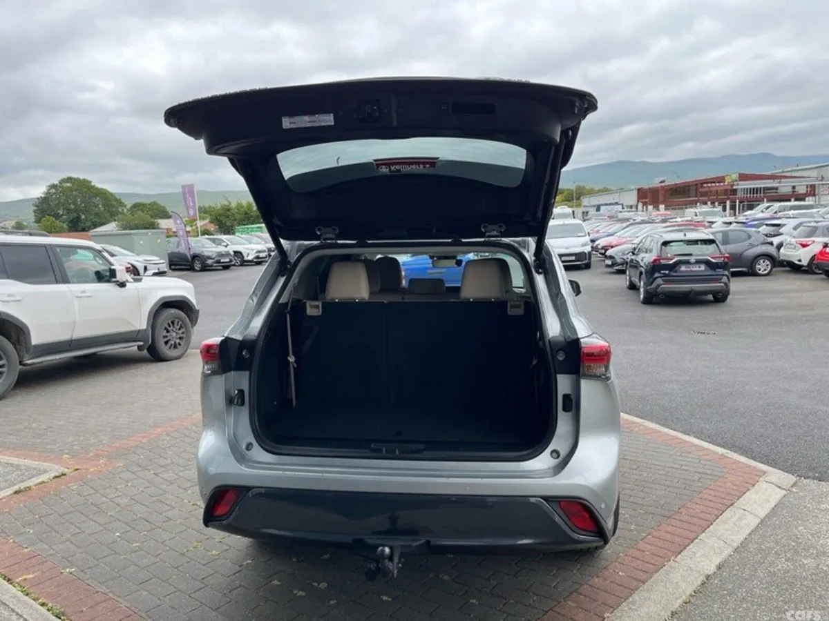 Toyota Highlander Estate, Petrol Hybrid, 2024, Grey