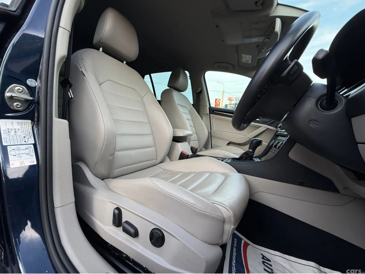 Volkswagen Golf Hatchback, Petrol, 2015, Blue