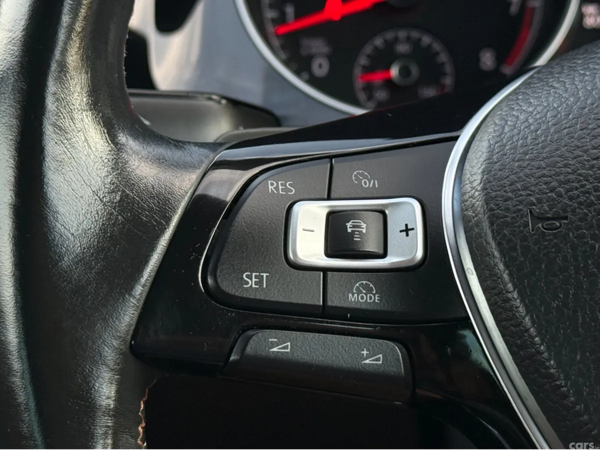 Volkswagen Golf Hatchback, Petrol, 2015, White