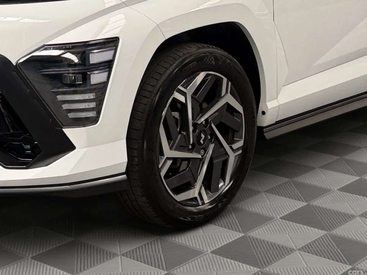 Hyundai KONA MPV, Petrol Hybrid, 2025, White