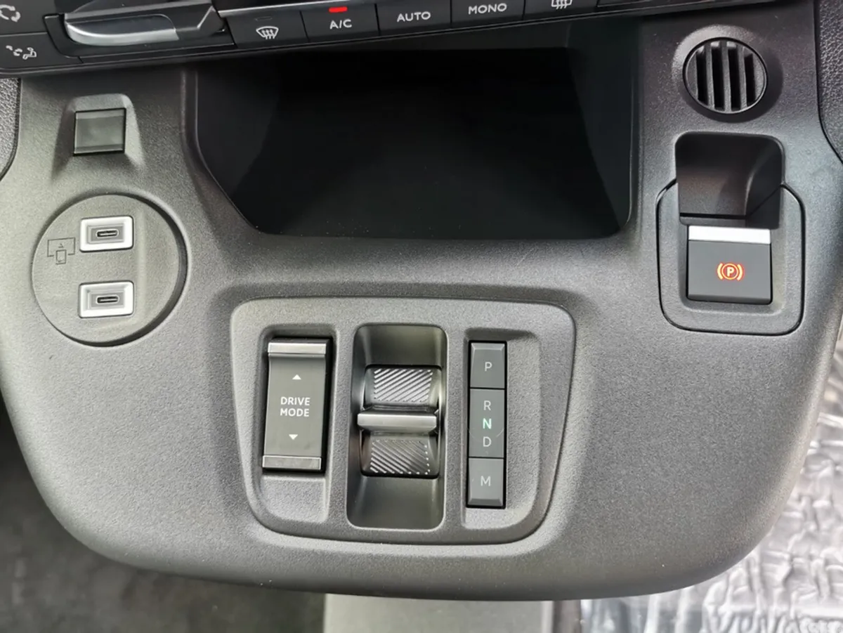 Citroen Berlingo Multispace MPV, Diesel, 2025, Green