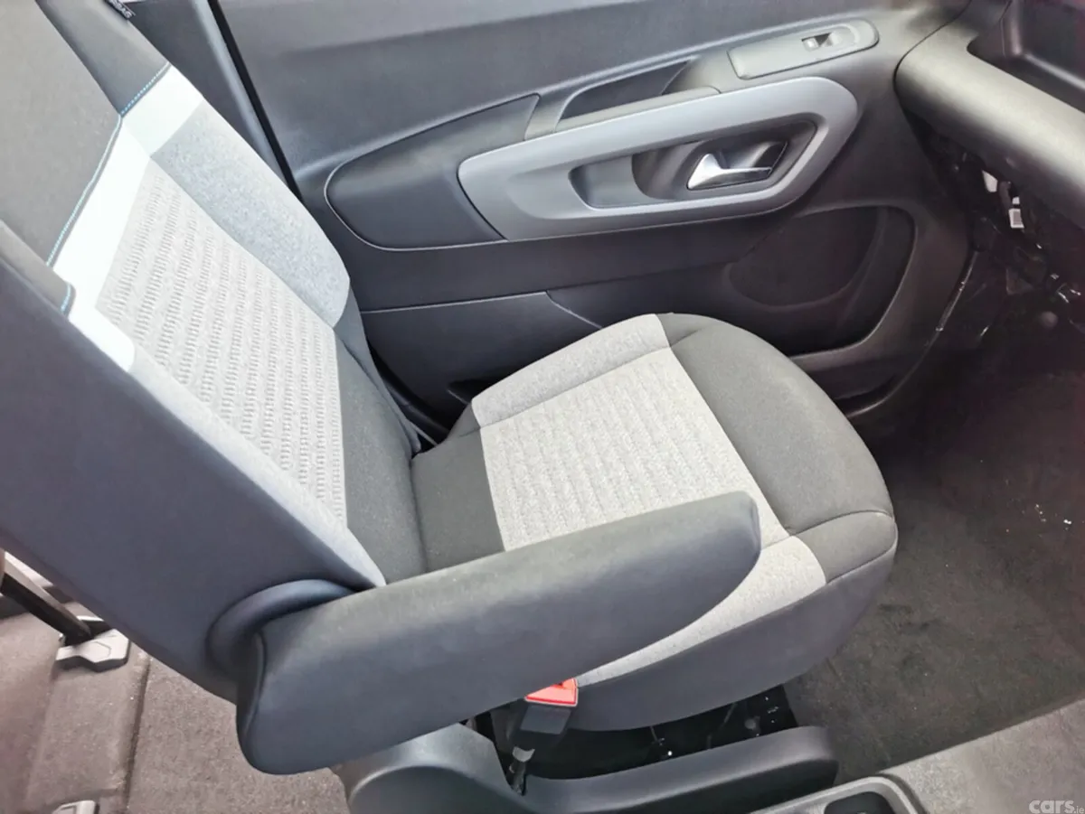 Citroen Berlingo Multispace MPV, Diesel, 2025, Green