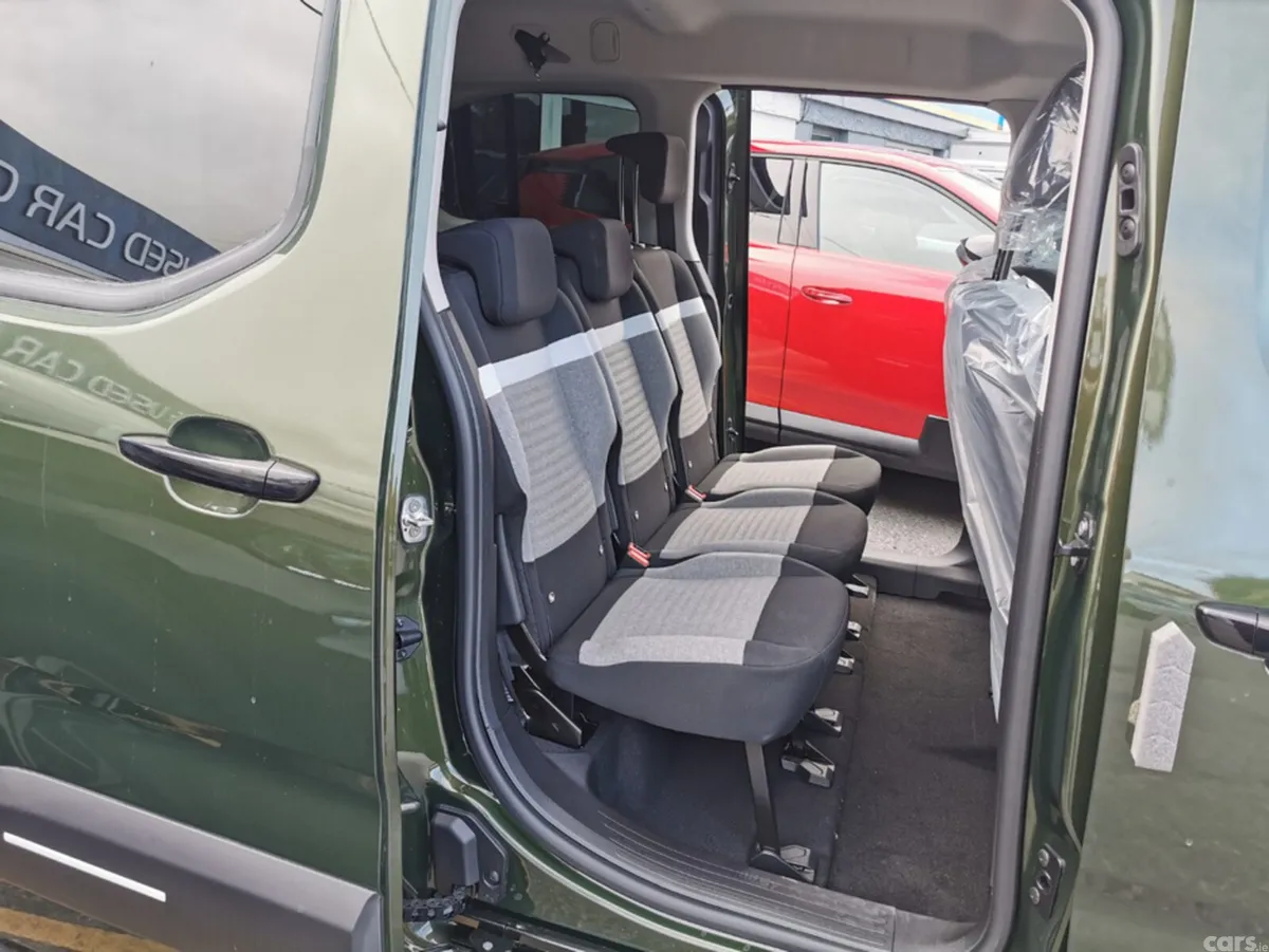Citroen Berlingo Multispace MPV, Diesel, 2025, Green