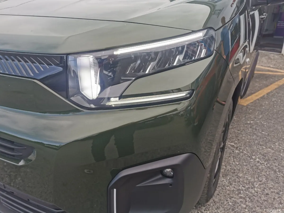 Citroen Berlingo Multispace MPV, Diesel, 2025, Green