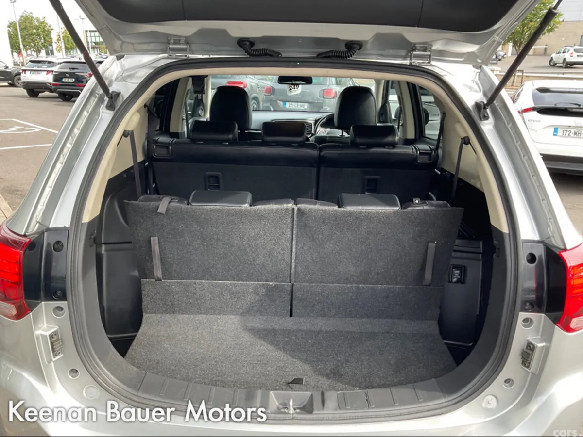 Mitsubishi Outlander Estate, Diesel, 2019, Grey
