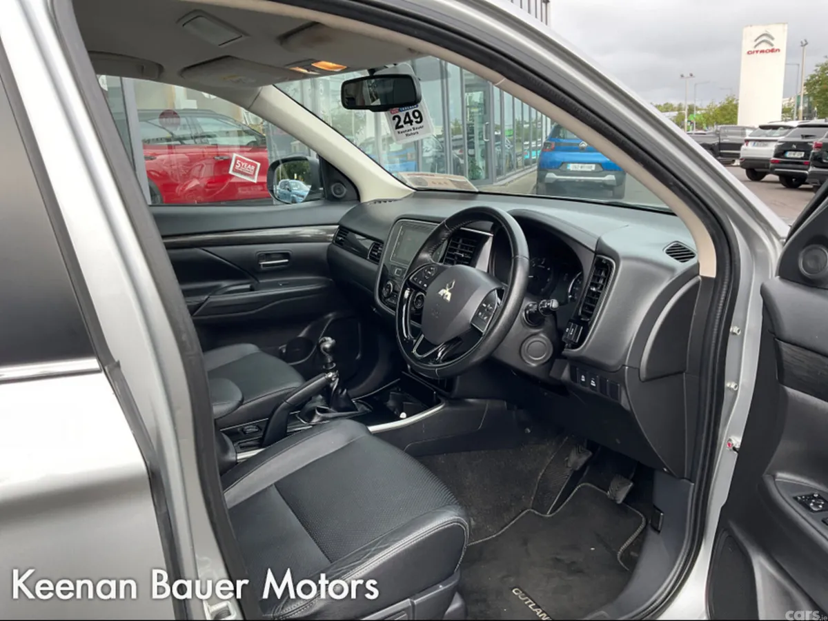 Mitsubishi Outlander Estate, Diesel, 2019, Grey