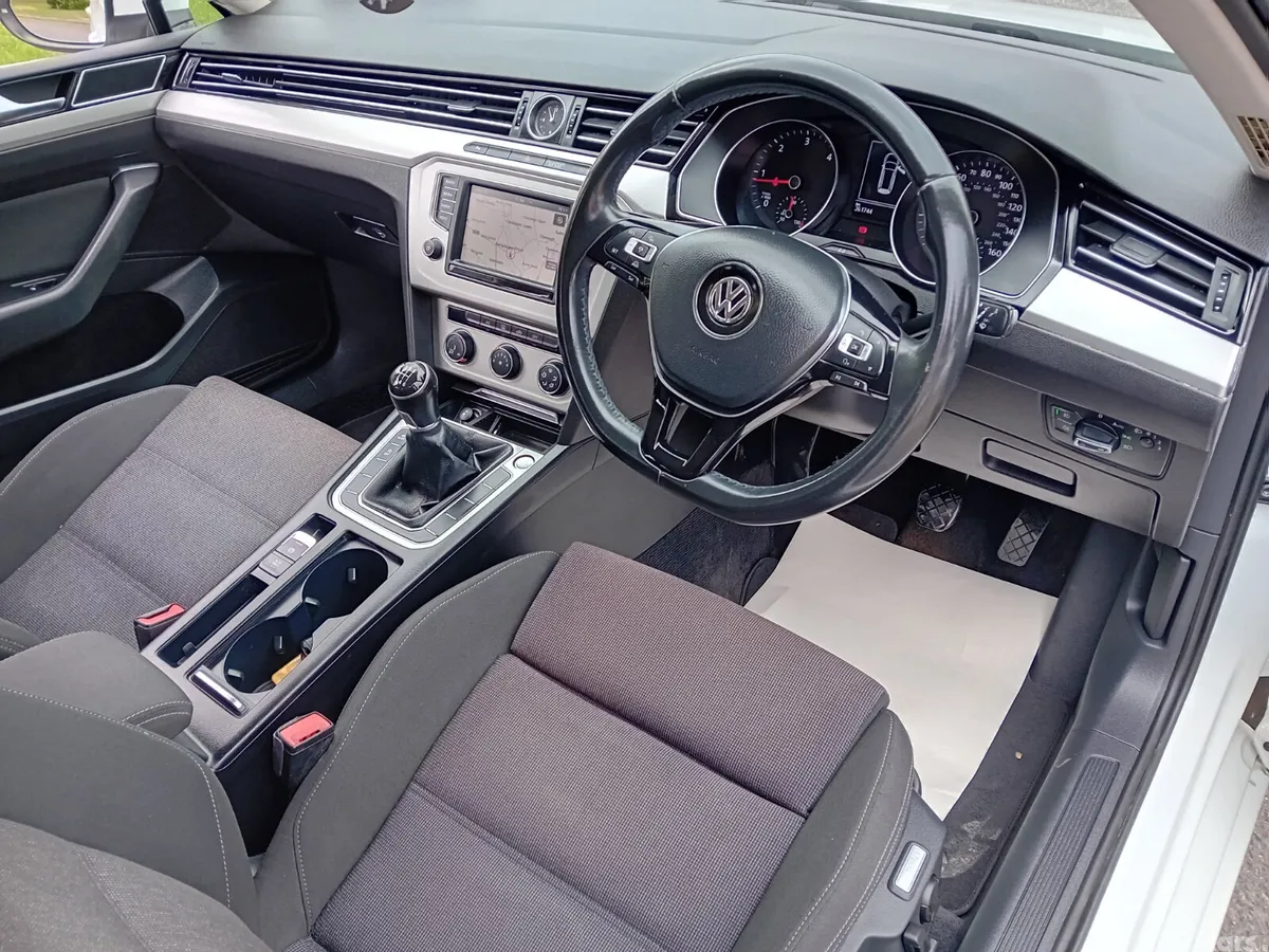Volkswagen Passat Estate, Diesel, 2017, White
