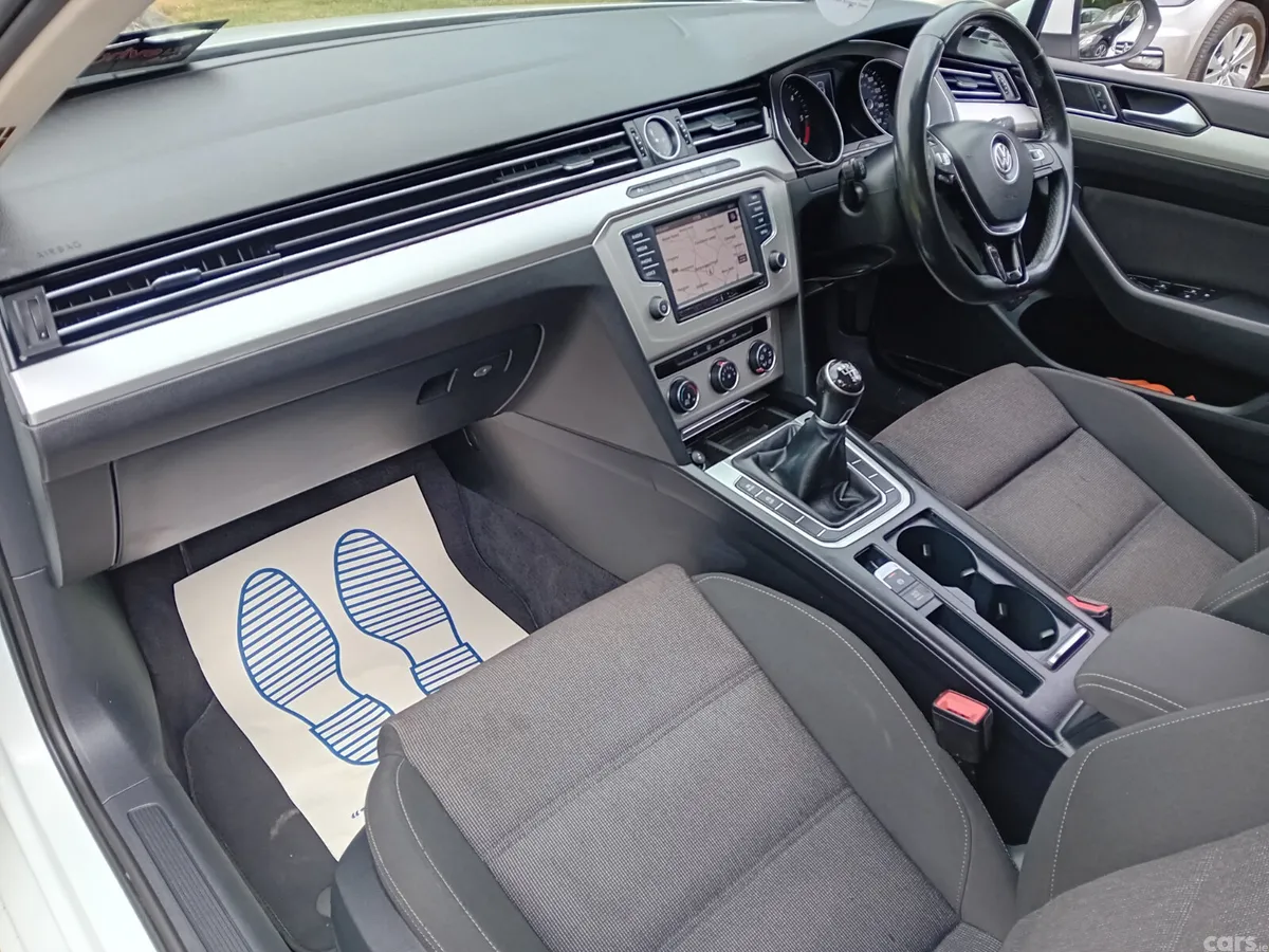 Volkswagen Passat Estate, Diesel, 2017, White