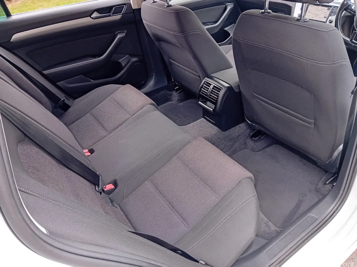Volkswagen Passat Estate, Diesel, 2017, White