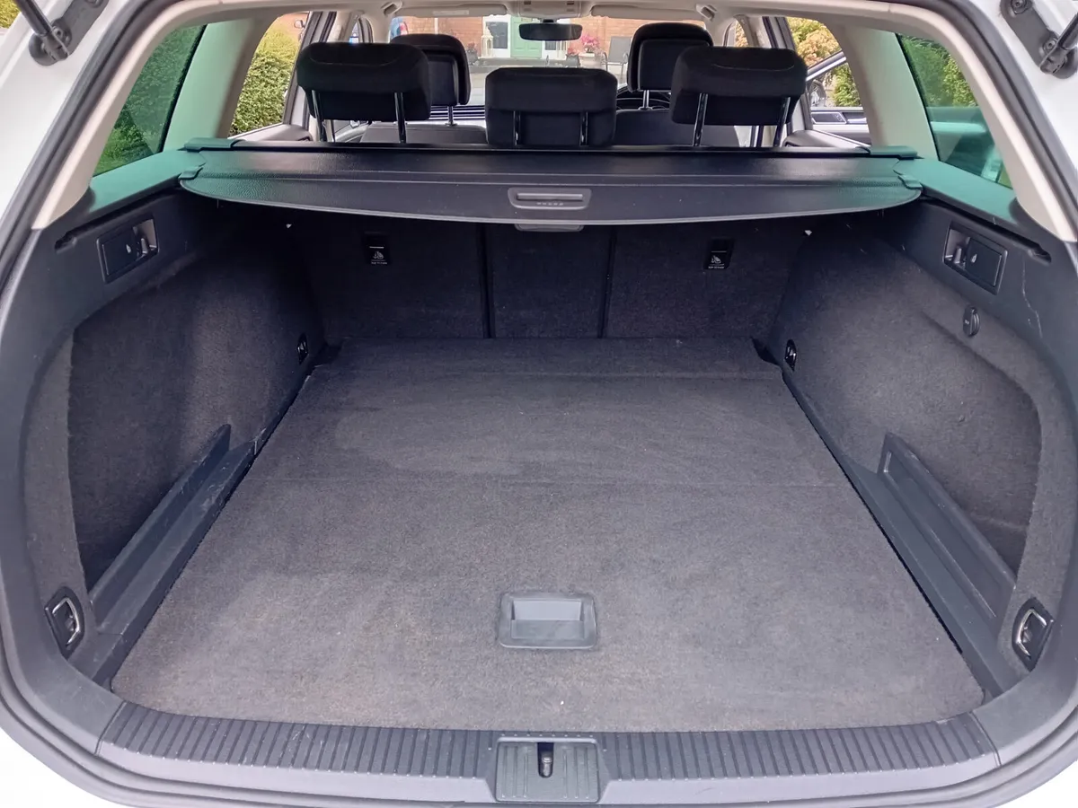 Volkswagen Passat Estate, Diesel, 2017, White