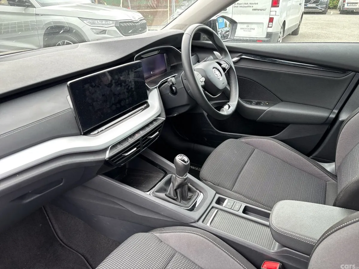 Skoda Octavia Saloon, Diesel, 2025, Black