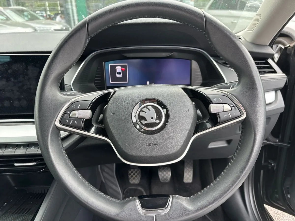 Skoda Octavia Saloon, Diesel, 2025, Black