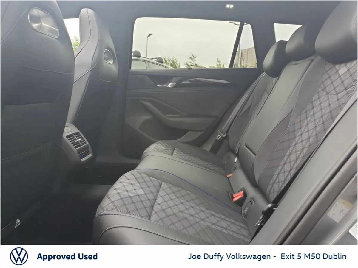 Volkswagen Passat Estate, Diesel, 2026, Grey