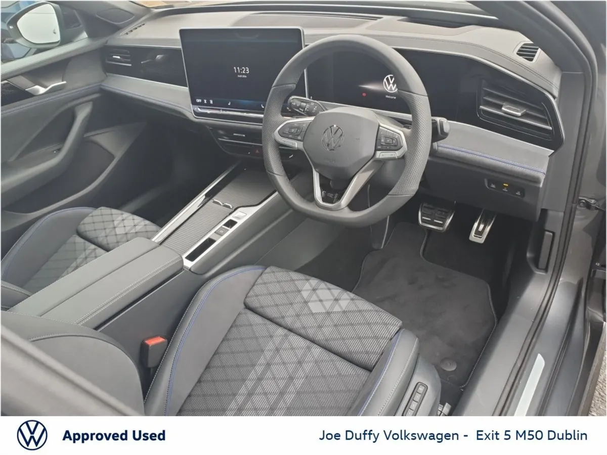 Volkswagen Passat Estate, Diesel, 2026, Grey