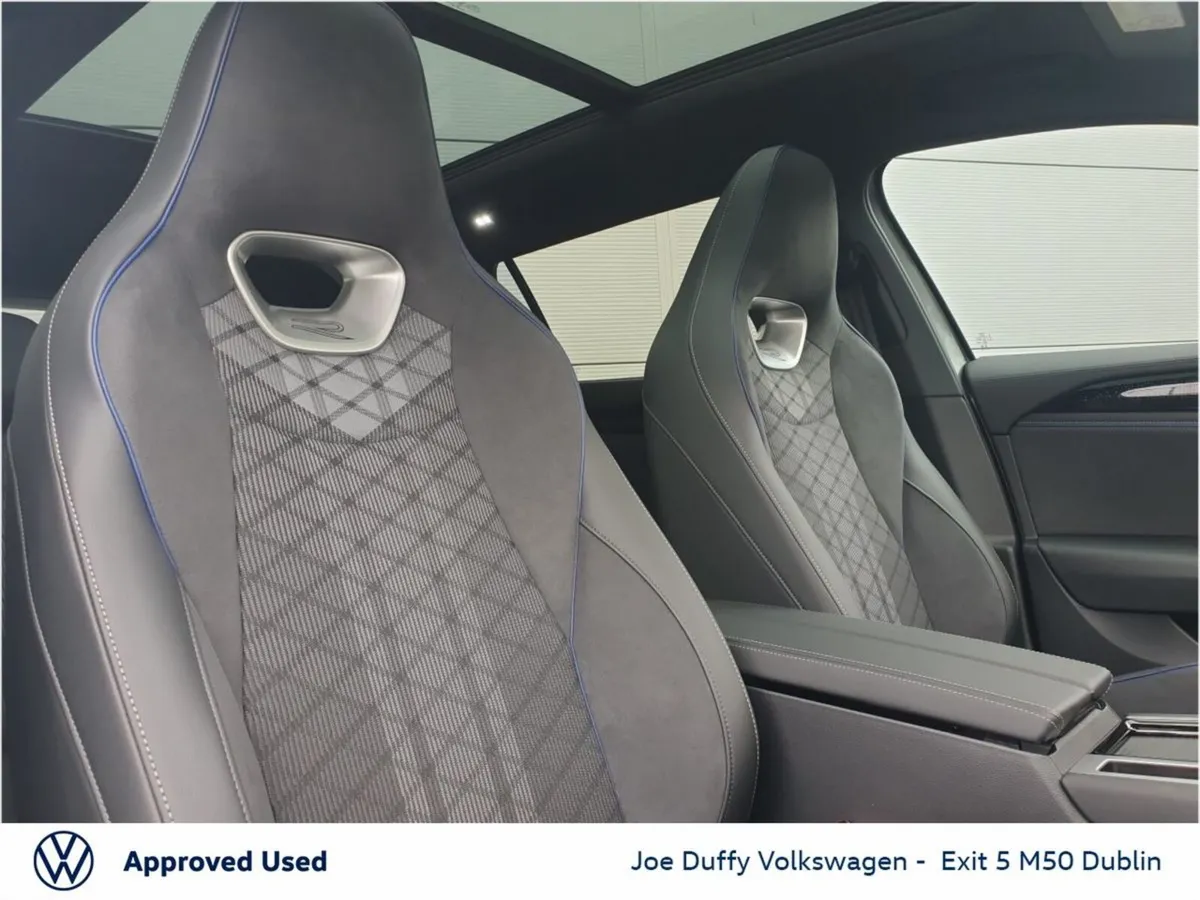 Volkswagen Passat Estate, Diesel, 2026, Grey