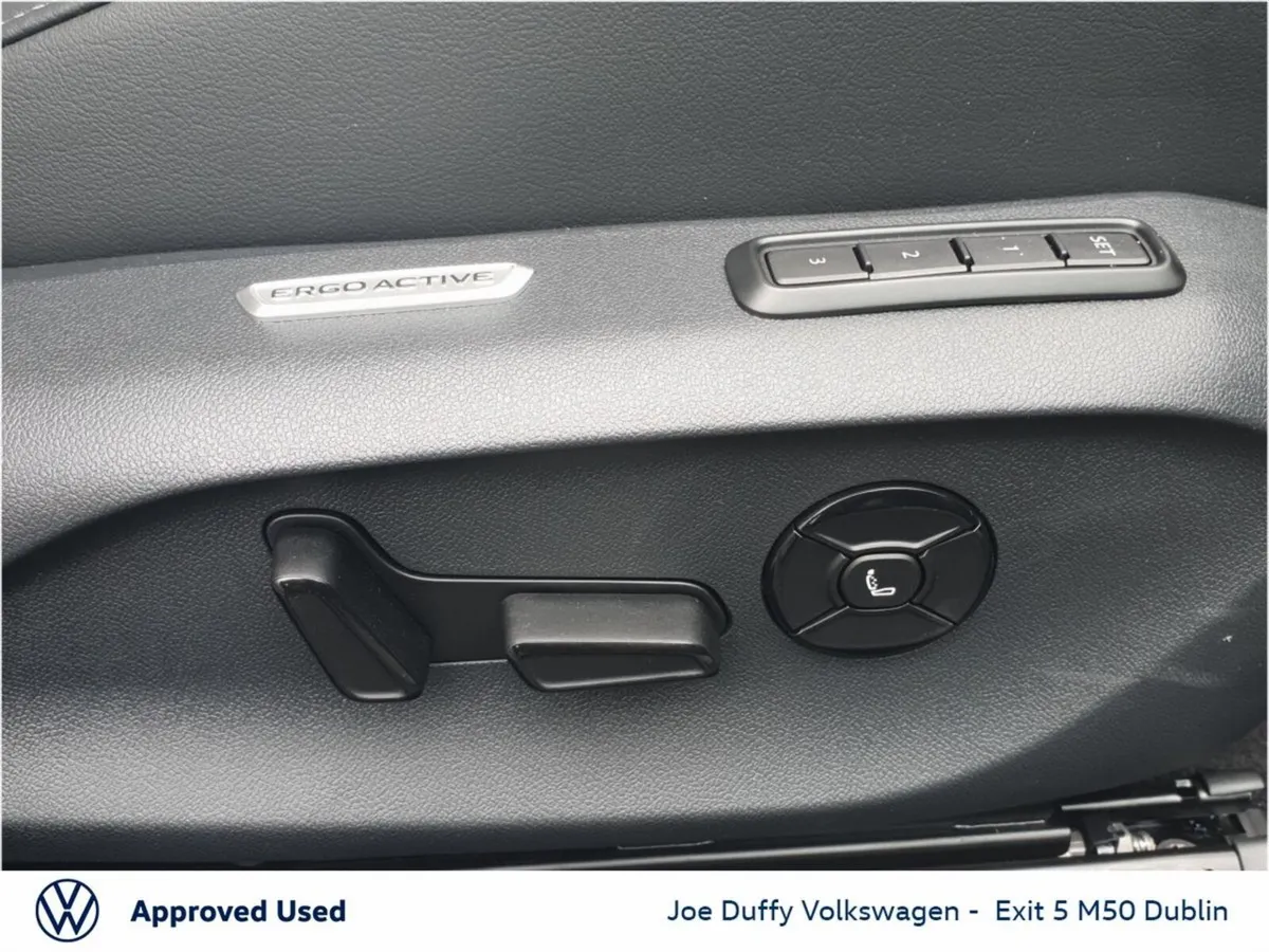 Volkswagen Passat Estate, Diesel, 2026, Grey
