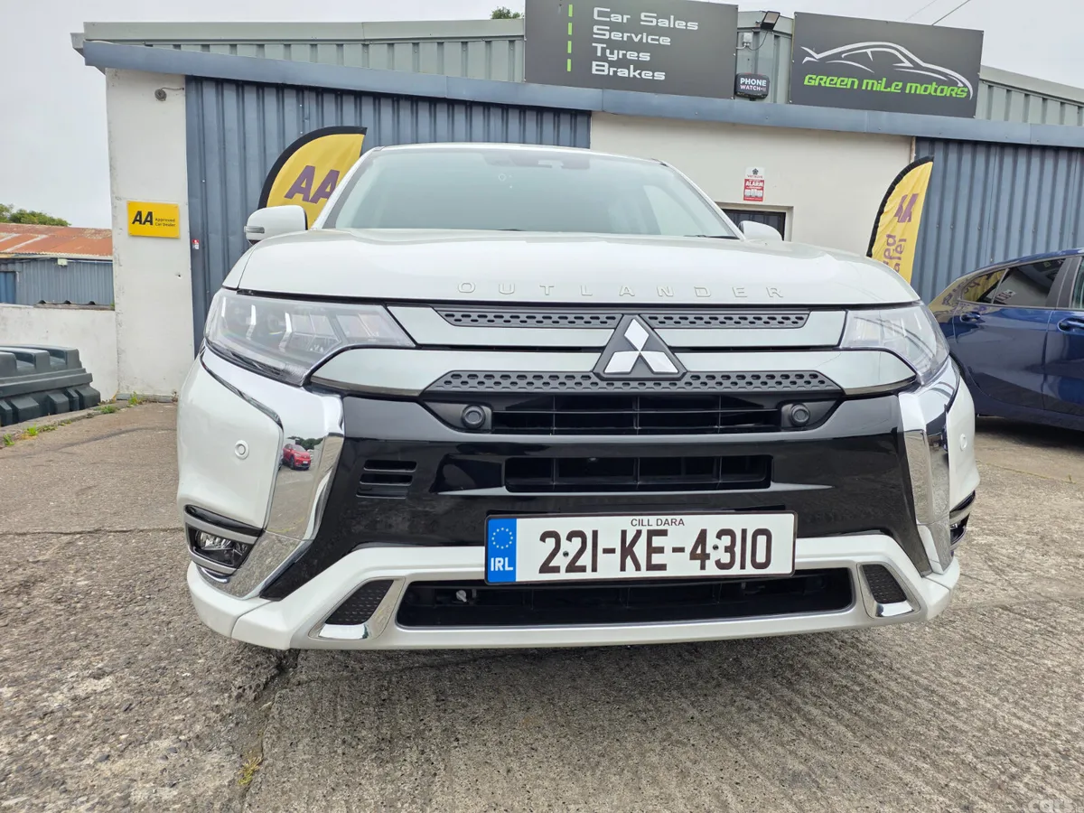 Mitsubishi Outlander SUV, Petrol Plug-in Hybrid, 2022, White