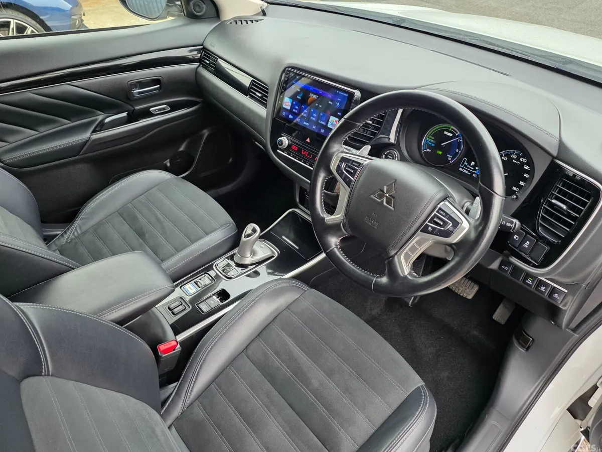 Mitsubishi Outlander SUV, Petrol Plug-in Hybrid, 2022, White
