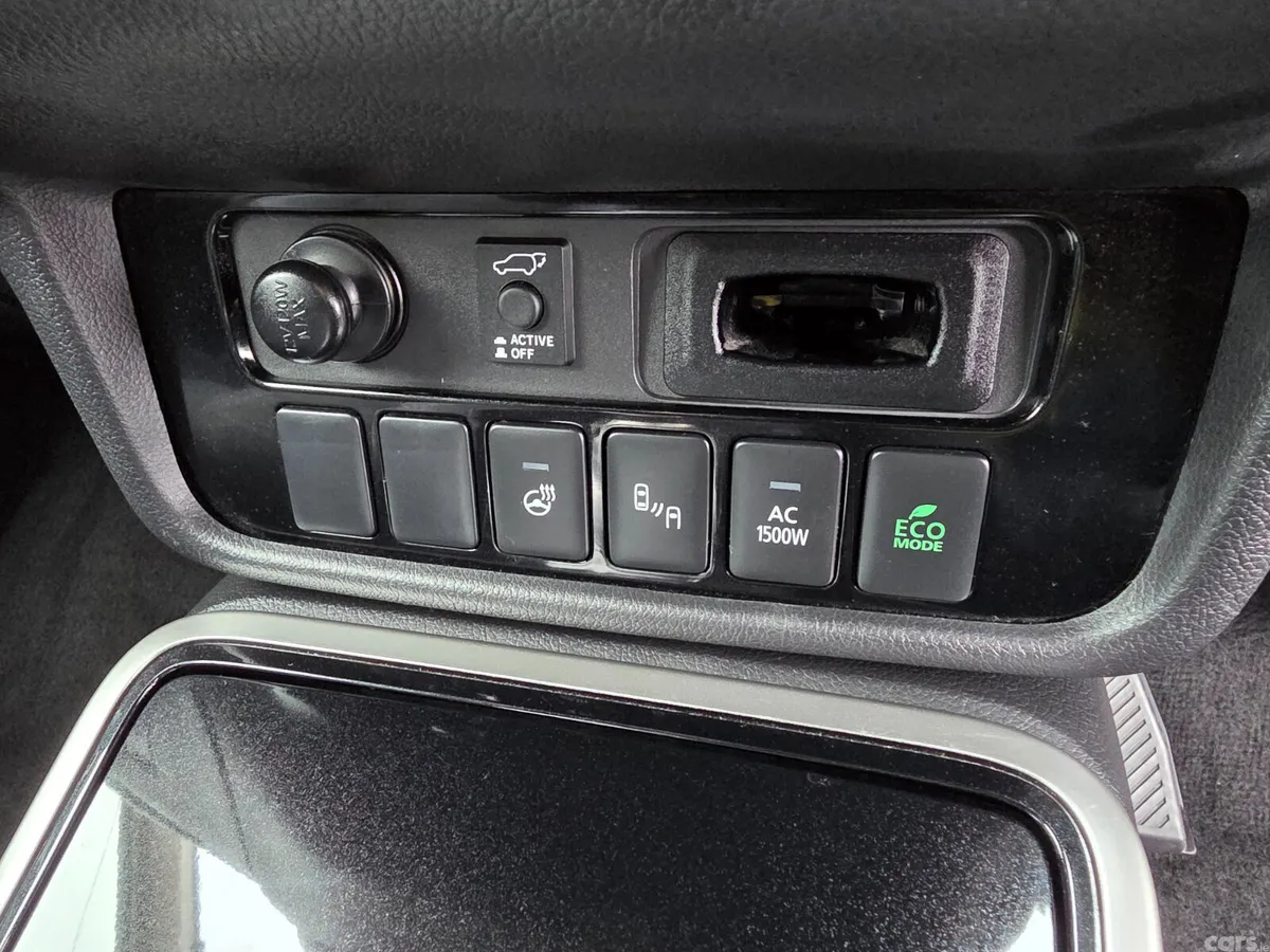Mitsubishi Outlander SUV, Petrol Plug-in Hybrid, 2022, White