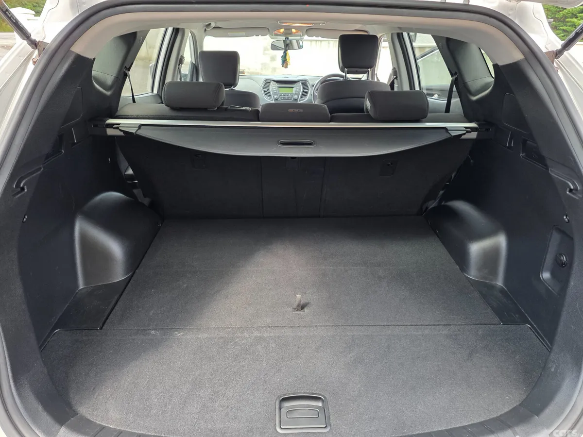 Hyundai Santa Fe SUV, Diesel, 2014, White