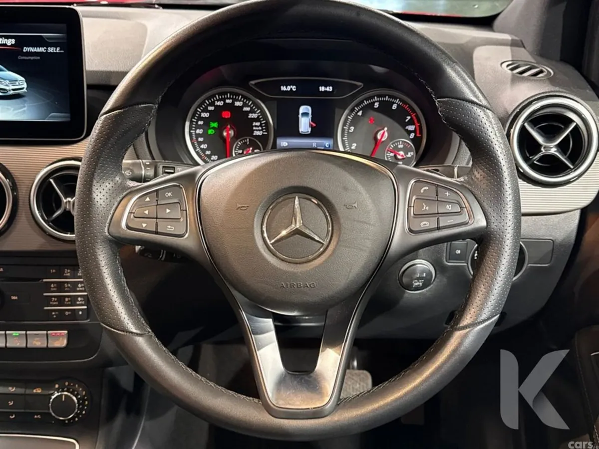 Mercedes-Benz B-Class Hatchback, Petrol, 2017, Red
