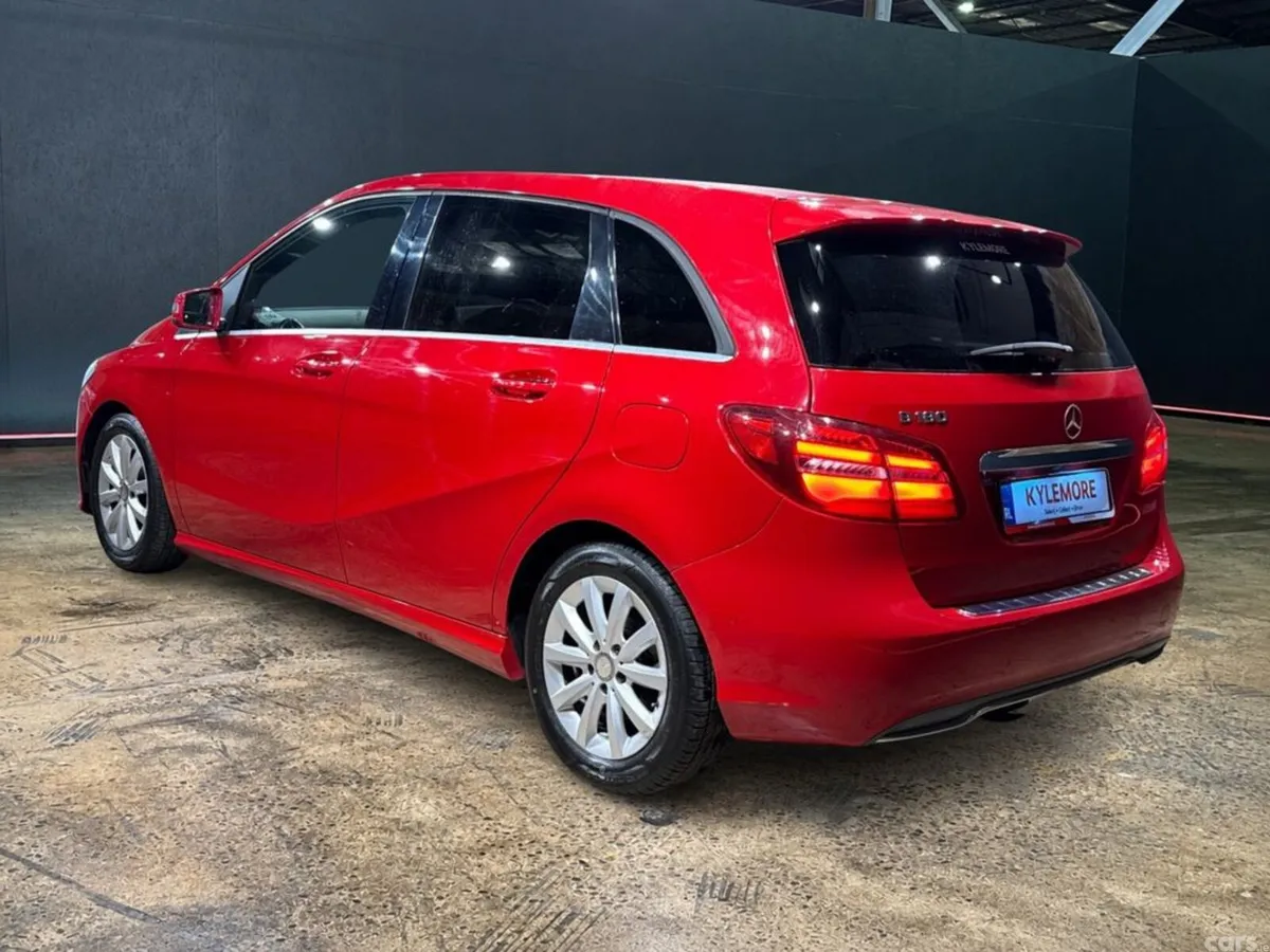 Mercedes-Benz B-Class Hatchback, Petrol, 2017, Red