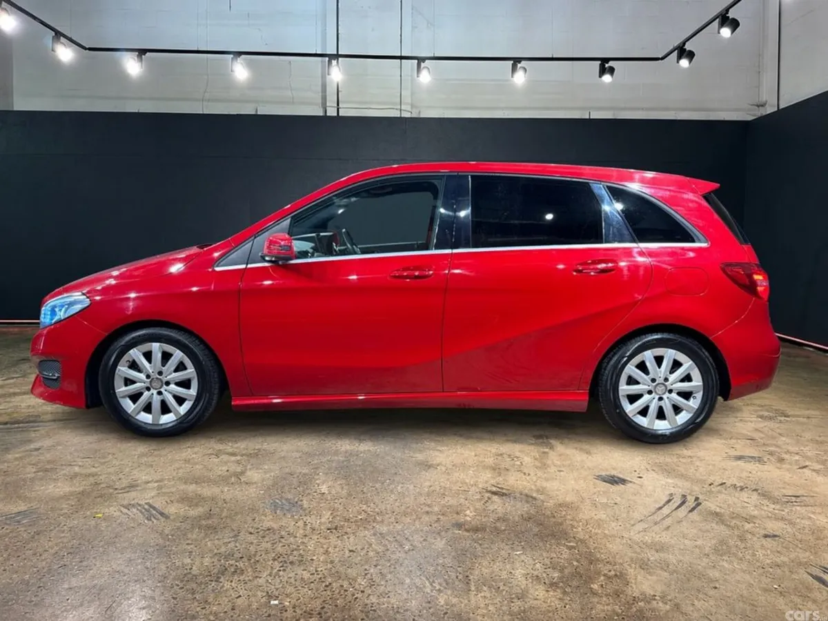 Mercedes-Benz B-Class Hatchback, Petrol, 2017, Red