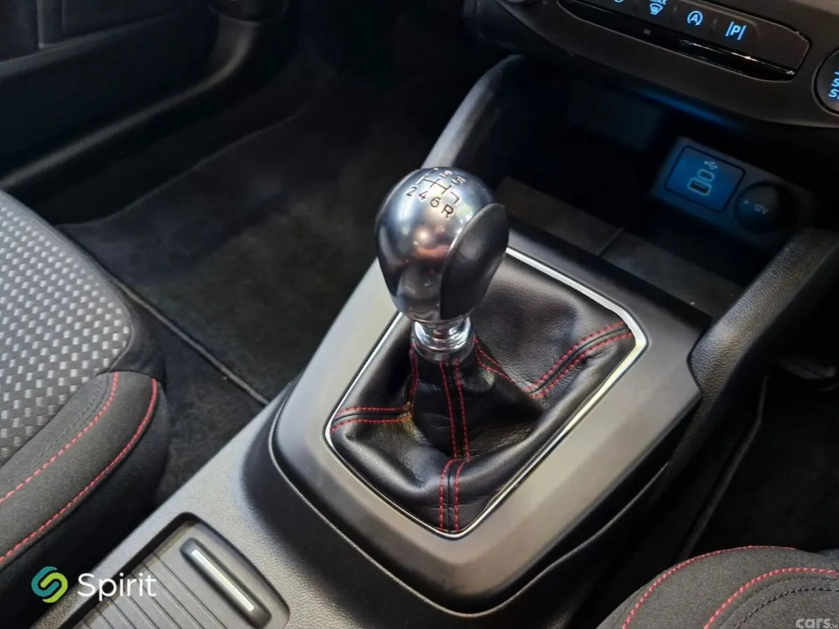 Ford Focus Hatchback, Petrol, 2022, Blue