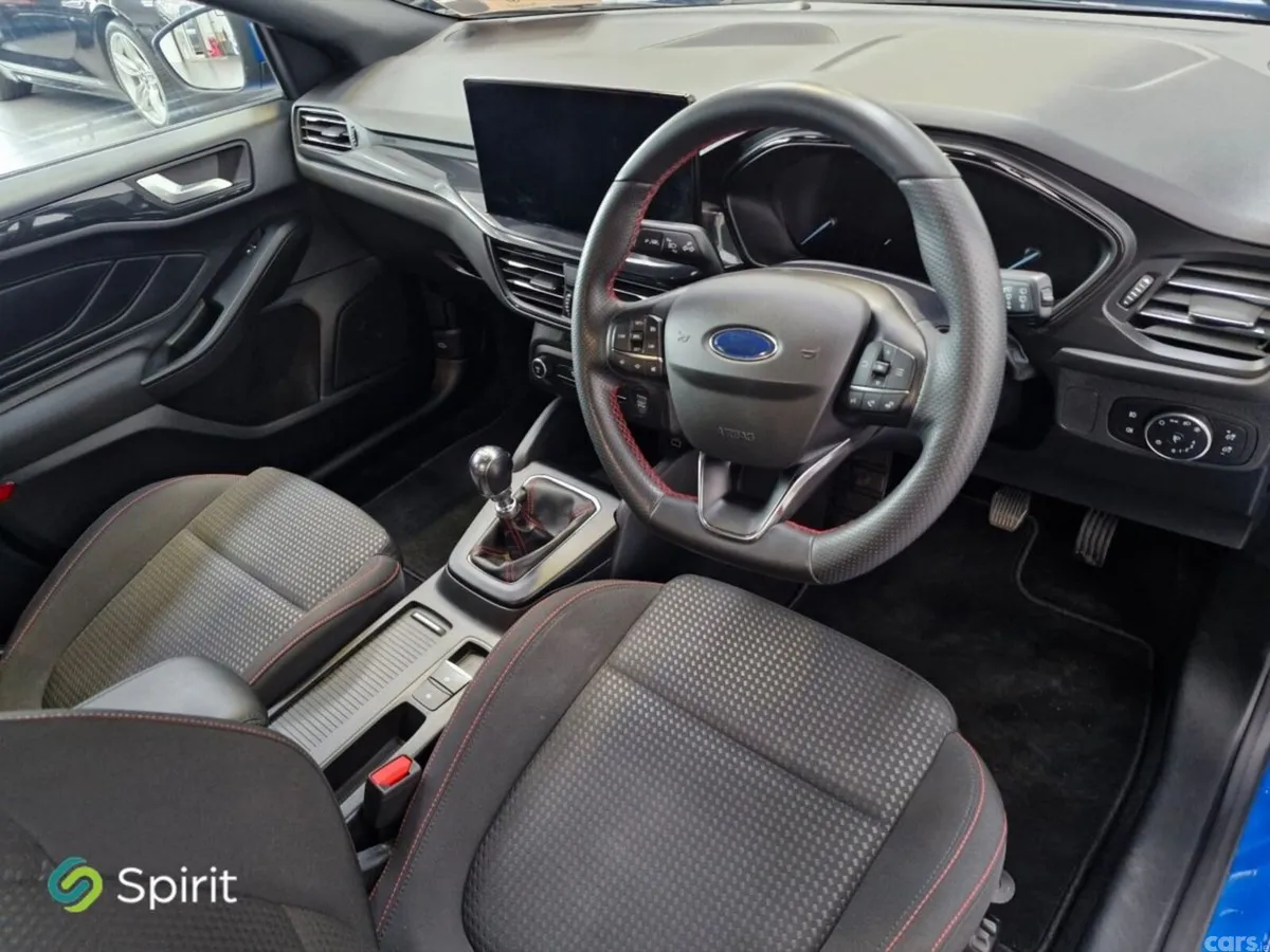 Ford Focus Hatchback, Petrol, 2022, Blue