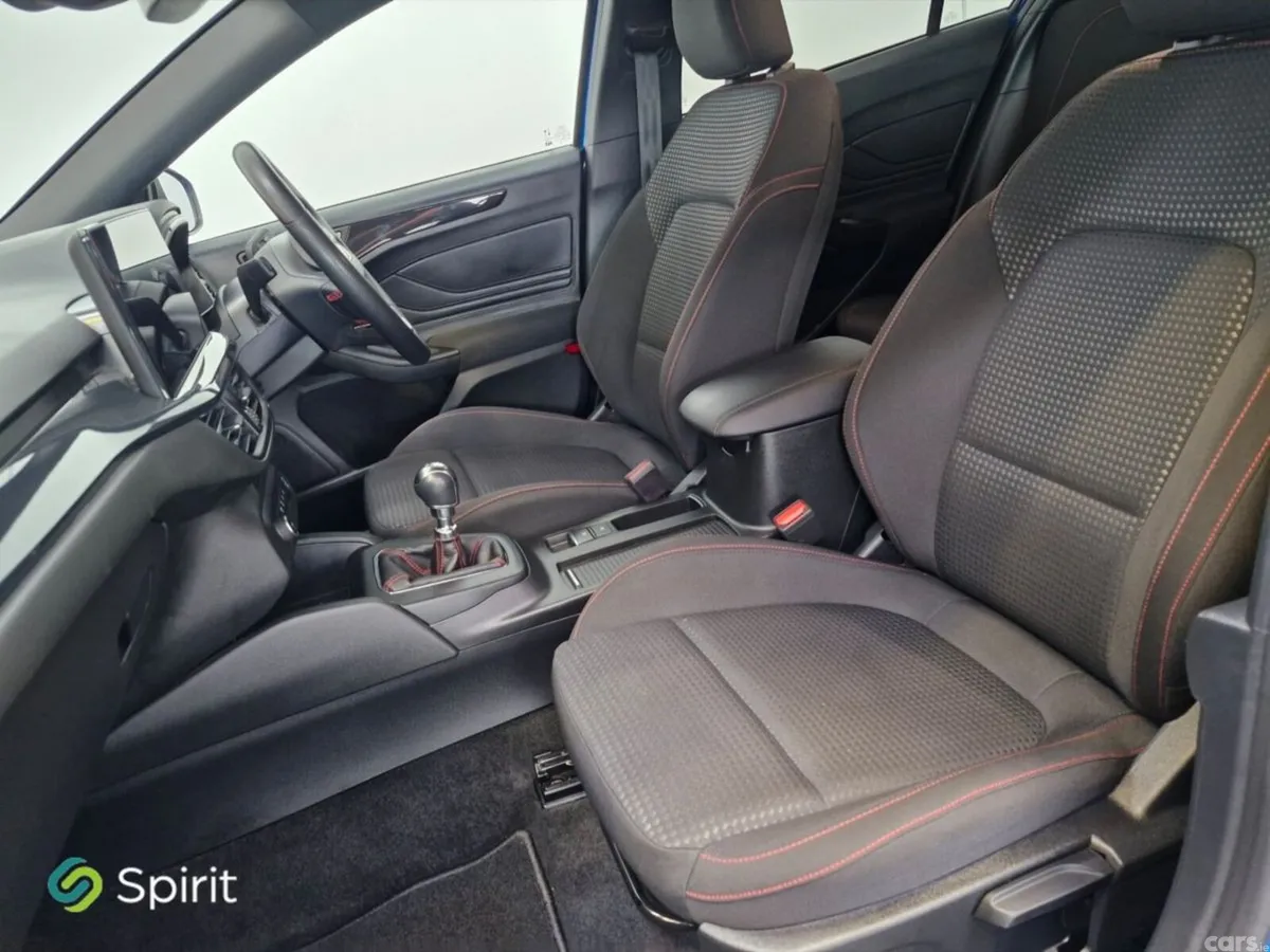 Ford Focus Hatchback, Petrol, 2022, Blue