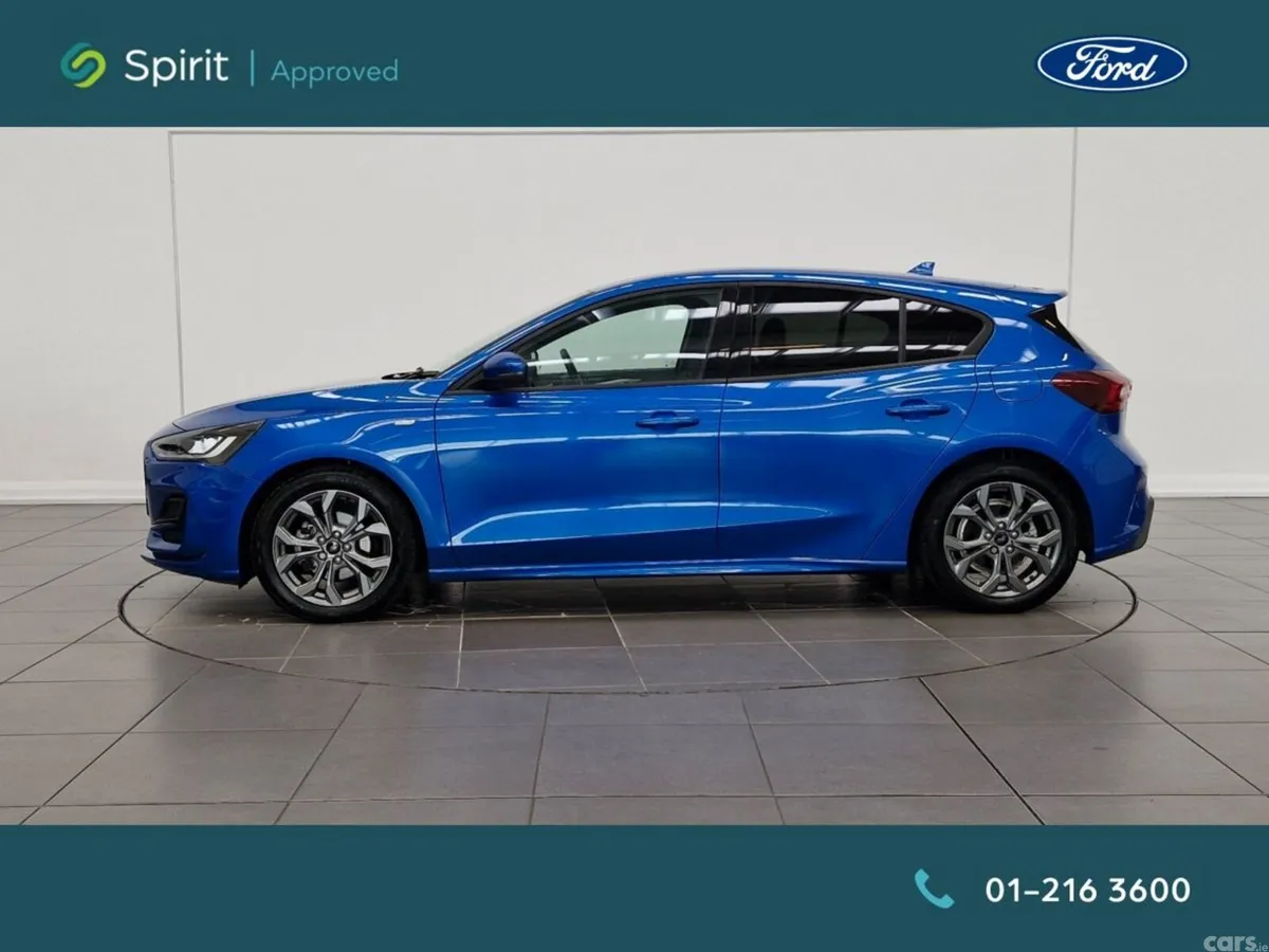 Ford Focus Hatchback, Petrol, 2022, Blue