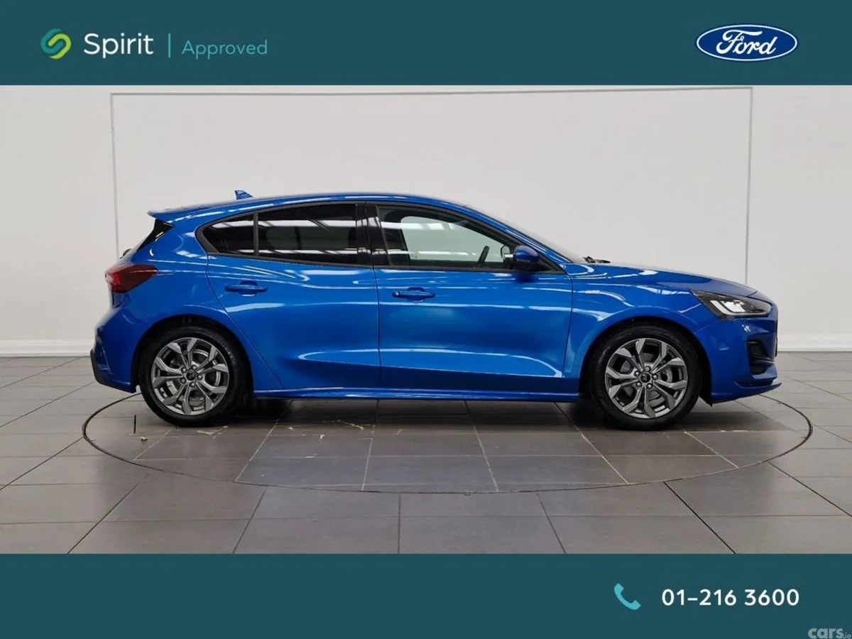 Ford Focus Hatchback, Petrol, 2022, Blue