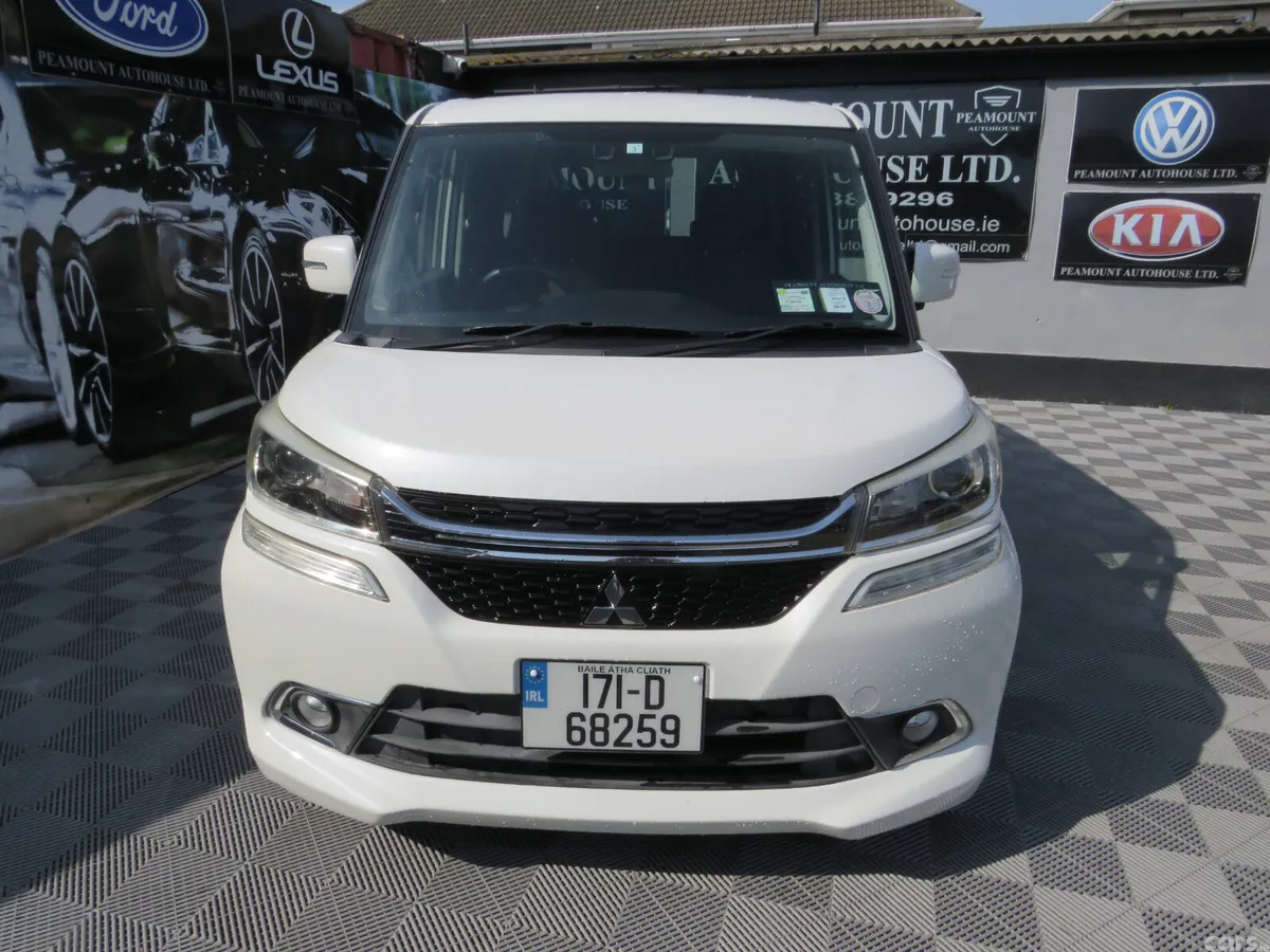 Mitsubishi Delica MPV, Petrol Hybrid, 2017, White