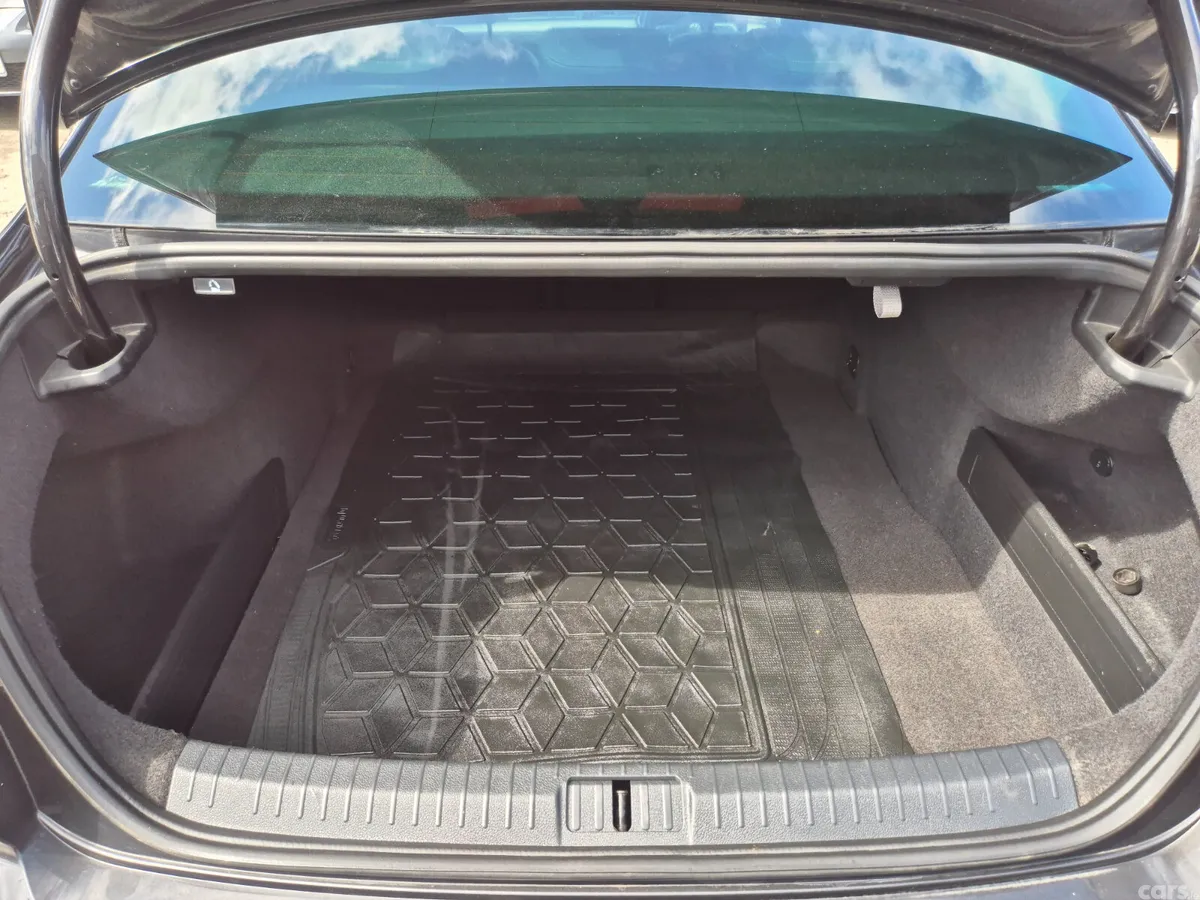 Volkswagen Passat Saloon, Diesel, 2019, Grey