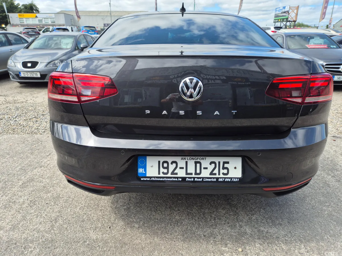 Volkswagen Passat Saloon, Diesel, 2019, Grey