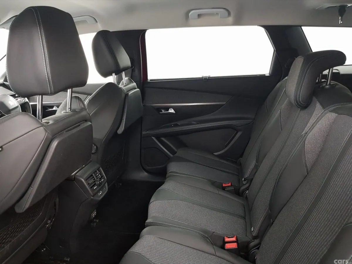 Peugeot 5008 MPV, Petrol, 2021, Red